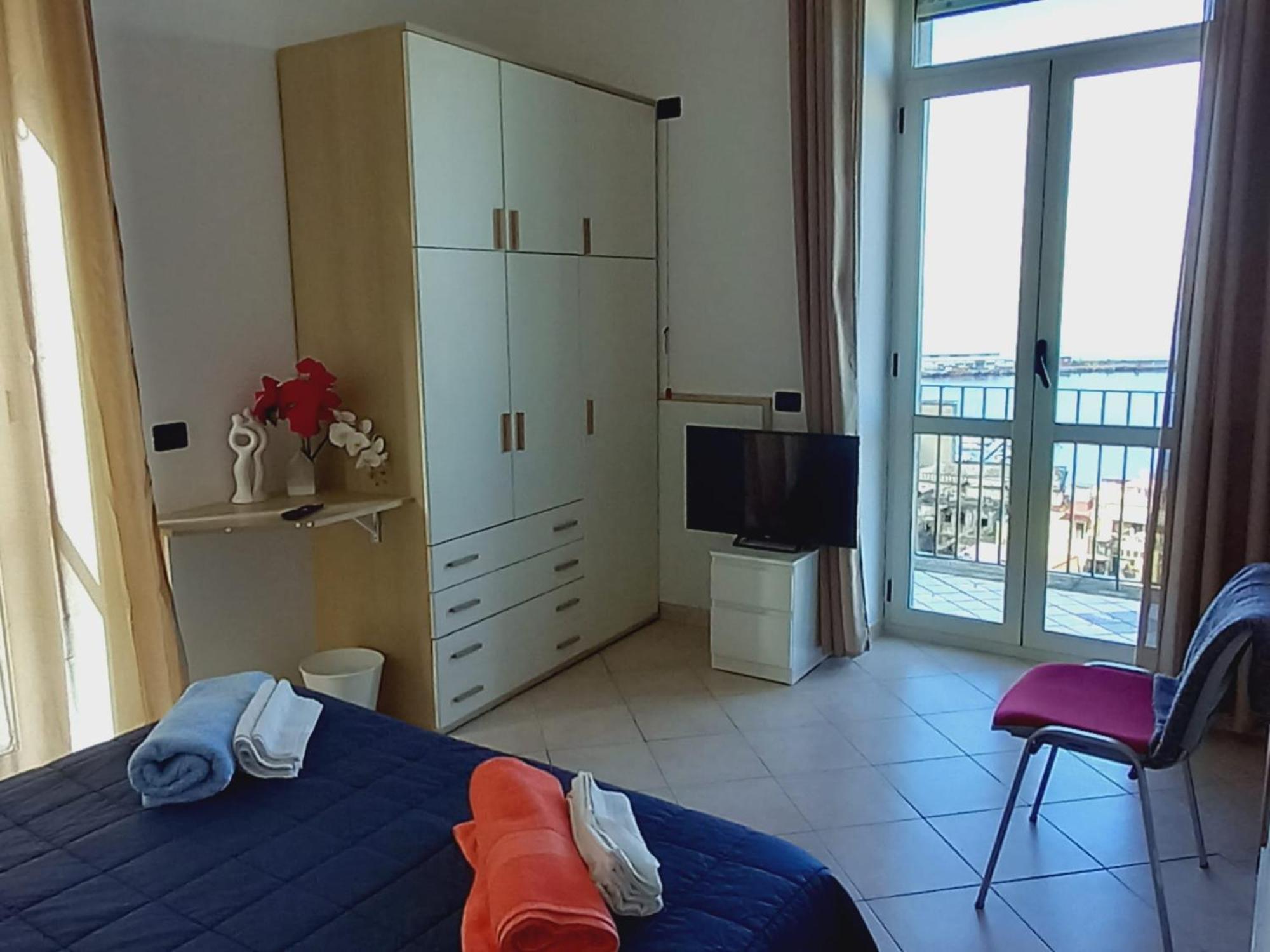 Stabia Gulfview Hostel Castellammare di Stabia Bagian luar foto