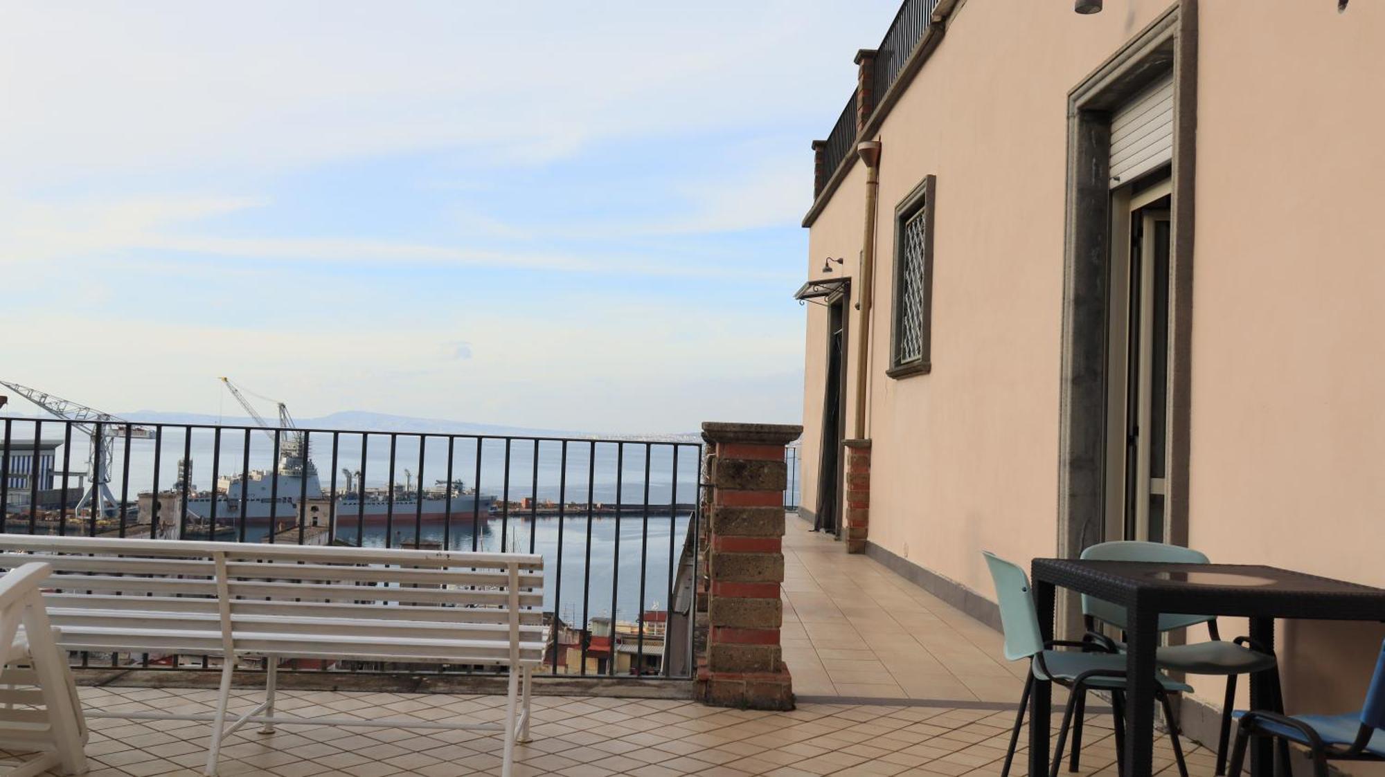 Stabia Gulfview Hostel Castellammare di Stabia Bagian luar foto